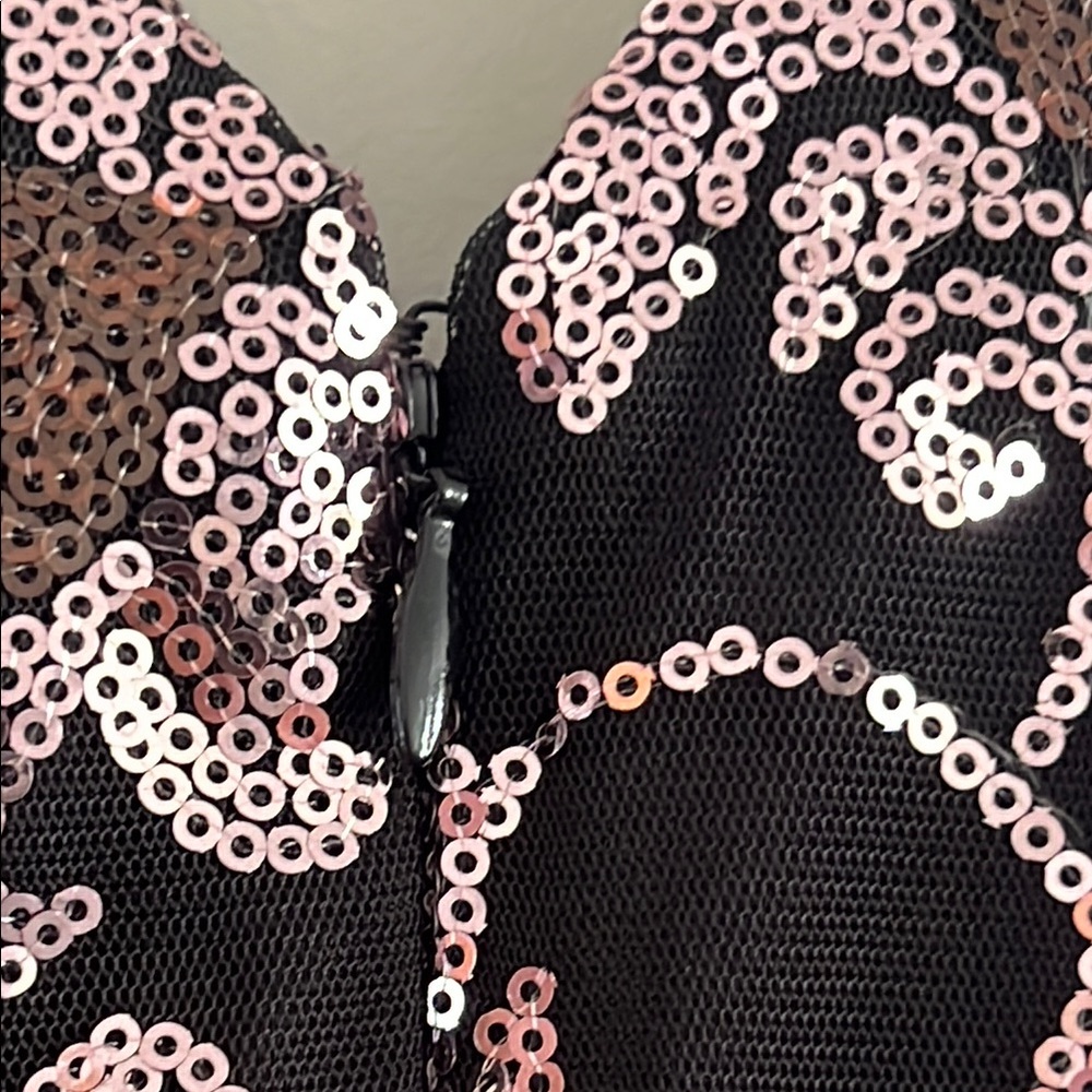 Avenue Sequence Black And Gold Patterned Mini Sle… - image 6